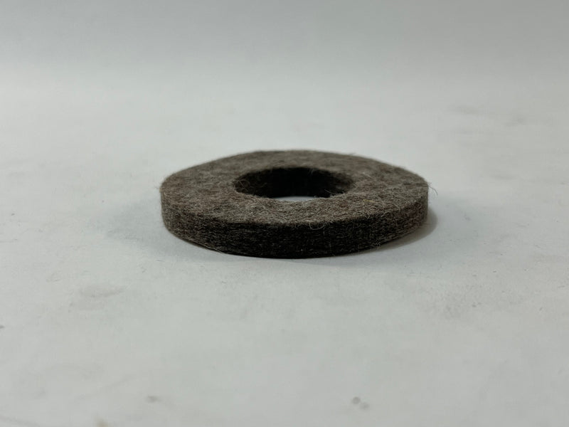 GE557-Oil seal, rear case
