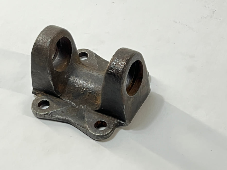 GE810-Flange, end of driveshaft, square, TA