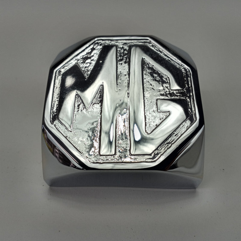 "MG" plinth, rear bumper