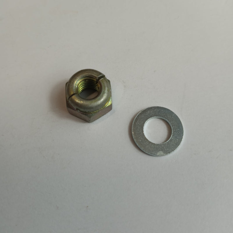 Fastens handbrake expander lever to rear shoe