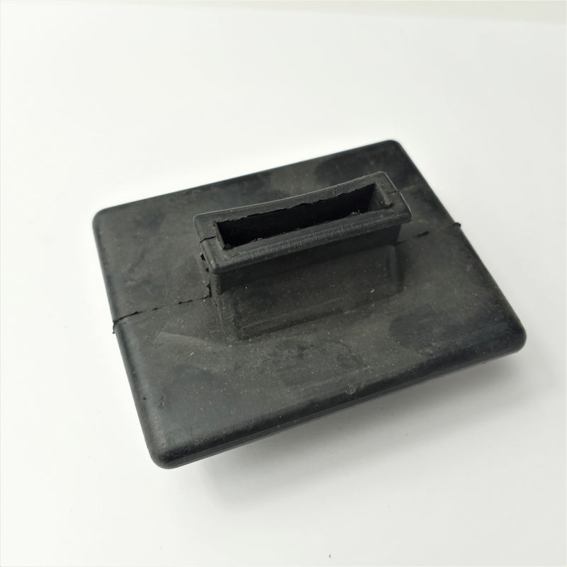 Trunnion Boot, front 